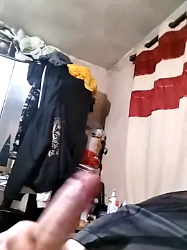 Snapshot of Tattyrob87 chatting on 11/16/25, 11:32 Tattyrob87 online show from 11/16/25, 11:32