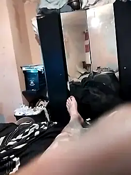 Snapshot of Tattyrob87 chatting on 11/28/25, 09:56 Tattyrob87 online show from 11/28/25, 09:56