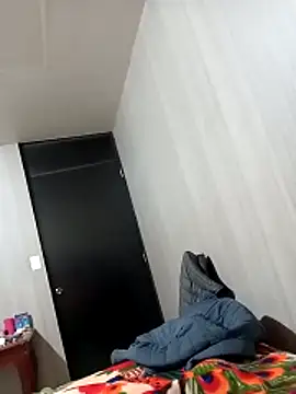 luuiss12 online show from 12/05/25, 08:23