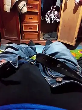 Snapshot of luuiss12 chatting on 02/17/26, 10:49 luuiss12 online show from 02/17/26, 10:49