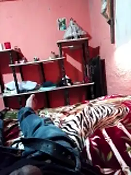 Snapshot of luuiss12 chatting on 02/18/26, 09:22 luuiss12 online show from 02/18/26, 09:22