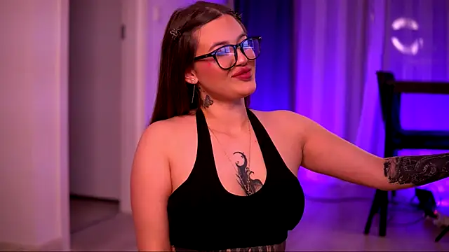 AryaDeluna online show from 10/24/25, 06:15