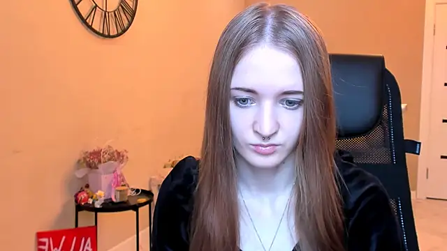 KateKayer online show from 11/10/25, 11:20