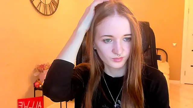 KateKayer online show from 11/17/25, 11:49