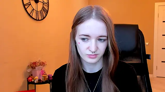 KateKayer online show from 11/22/25, 11:20