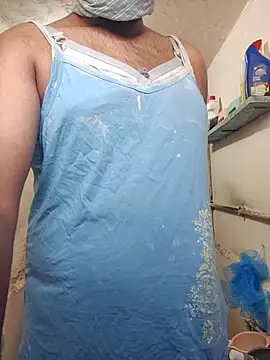 Snapshot of Brown69_guy chatting on 11/21/25, 05:06 Brown69 guy online show from 11/21/25, 05:06