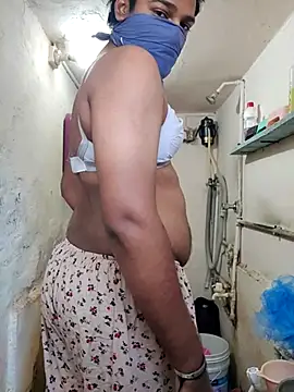 Snapshot of Brown69_guy chatting on 11/23/25, 06:02 Brown69 guy online show from 11/23/25, 06:02