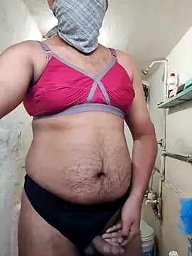 Snapshot of Brown69_guy chatting on 12/19/25, 05:58 Brown69 guy online show from 12/19/25, 05:58