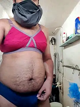 Snapshot of Brown69_guy chatting on 12/23/25, 05:05 Brown69 guy online show from 12/23/25, 05:05