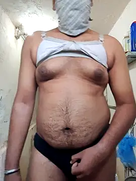 Snapshot of Brown69_guy chatting on 01/10/26, 06:04 Brown69 guy online show from 01/10/26, 06:04