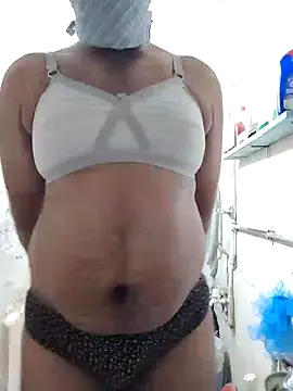 Snapshot of Brown69_guy chatting on 01/16/26, 03:05 Brown69 guy online show from 01/16/26, 03:05