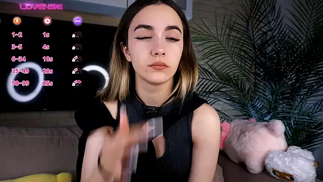 Snapshot of CupSizeGirl chatting on 09/14/25, 04:06 CupSizeGirl online show from 09/14/25, 04:06