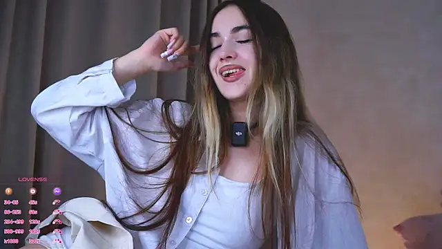 Snapshot of CupSizeGirl chatting on 10/05/25, 04:16 CupSizeGirl online show from 10/05/25, 04:16