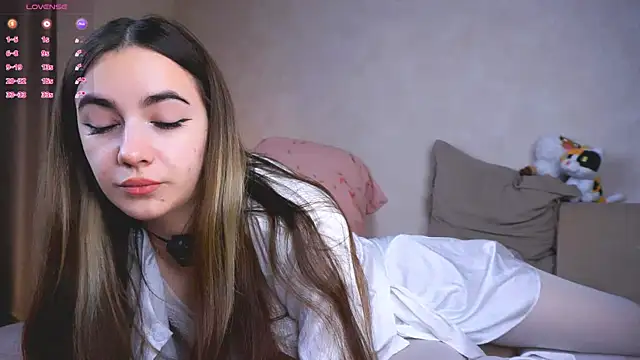 Snapshot of CupSizeGirl chatting on 10/10/25, 02:49 CupSizeGirl online show from 10/10/25, 02:49