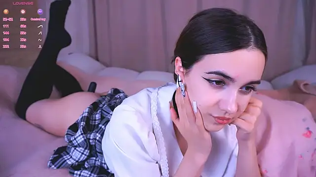 Snapshot of CupSizeGirl chatting on 10/29/25, 01:35 CupSizeGirl online show from 10/29/25, 01:35