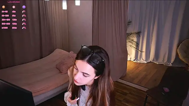 Snapshot of CupSizeGirl chatting on 11/03/25, 01:12 CupSizeGirl online show from 11/03/25, 01:12