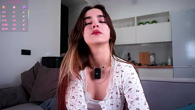 Snapshot of CupSizeGirl chatting on 12/05/25, 01:09 CupSizeGirl online show from 12/05/25, 01:09