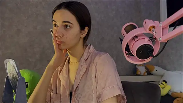 Snapshot of CupSizeGirl chatting on 02/22/26, 05:19 CupSizeGirl online show from 02/22/26, 05:19