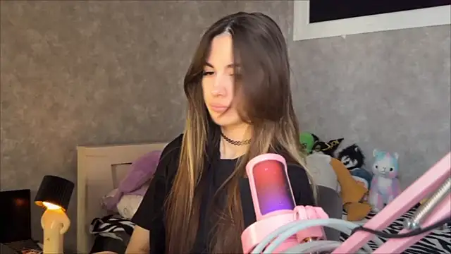 Snapshot of CupSizeGirl chatting on 03/23/26, 02:37 CupSizeGirl online show from 03/23/26, 02:37