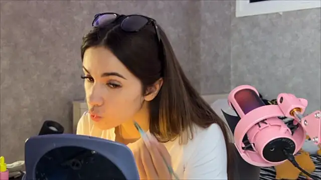 Snapshot of CupSizeGirl chatting on 03/25/26, 06:41 CupSizeGirl online show from 03/25/26, 06:41