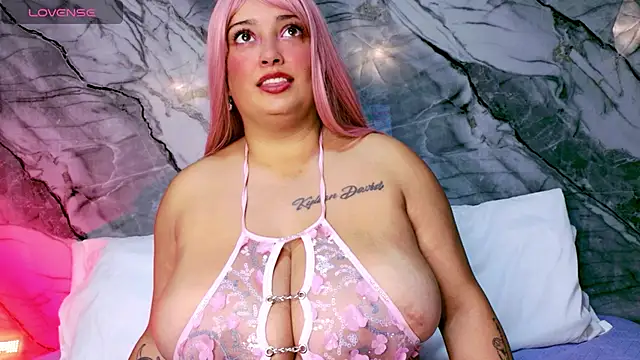 Snapshot of Alicee_stone_ chatting on 09/23/25, 08:45 Alicee stone  online show from 09/23/25, 08:45