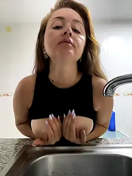 Snapshot of IvannaDivina chatting on 09/29/25, 04:56 IvannaDivina online show from 09/29/25, 04:56