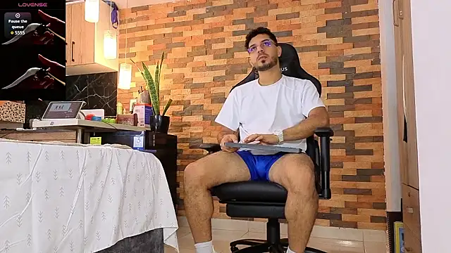 Snapshot of samuelcoopeer chatting on 03/06/26, 12:45 samuelcoopeer online show from 03/06/26, 12:45