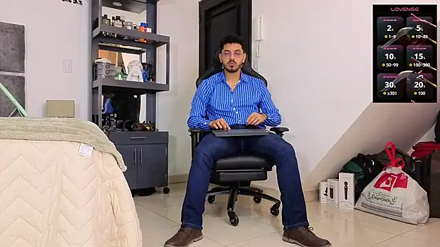 Snapshot of samuelcoopeer chatting on 03/26/26, 08:14 samuelcoopeer online show from 03/26/26, 08:14