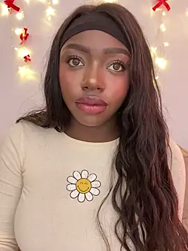 Snapshot of alissradiante1 chatting on 12/18/25, 02:39 alissradiante1 online show from 12/18/25, 02:39