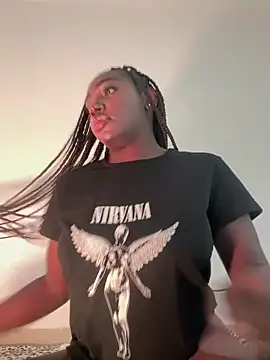 Snapshot of alissradiante1 chatting on 02/14/26, 03:36 alissradiante1 online show from 02/14/26, 03:36