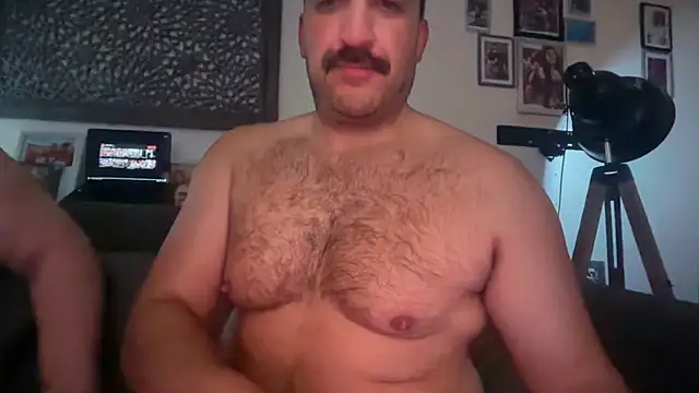 Snapshot of CloudyMuscleBeefy chatting on 03/30/26, 02:01 CloudyMuscleBeefy online show from 03/30/26, 02:01