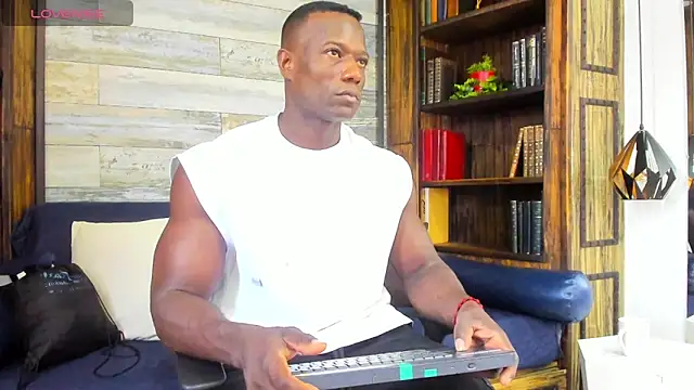 MarcusBlack  online show from 04/30/26, 02:45