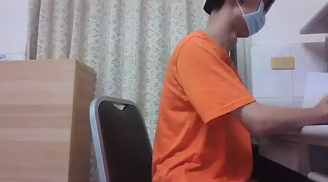 Snapshot of yzy_22_fun chatting on 03/22/25, 06:36 yzy 22 fun online show from 03/22/25, 06:36