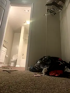 Snapshot of lovergirll555 chatting on 11/30/25, 03:54 lovergirll555 online show from 11/30/25, 03:54