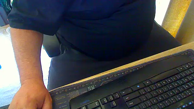 Snapshot of latexsub75 chatting on 02/10/26, 10:14 latexsub75 online show from 02/10/26, 10:14