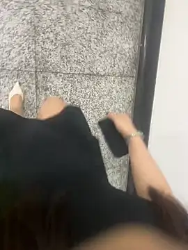 xiaoyuan01 online show from 06/03/26, 12:57