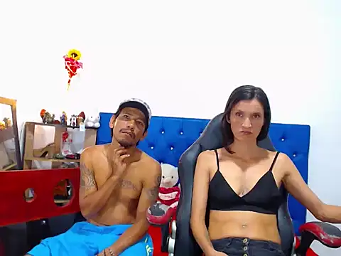 Snapshot of nachoandnathasha chatting on 05/15/26, 03:57 nachoandnathasha online show from 05/15/26, 03:57