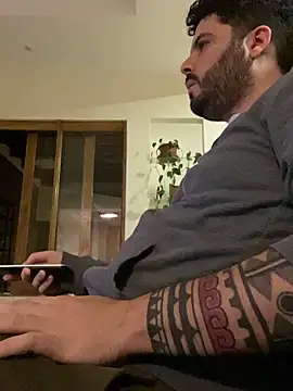 uto857 online show from 11/14/25, 12:31