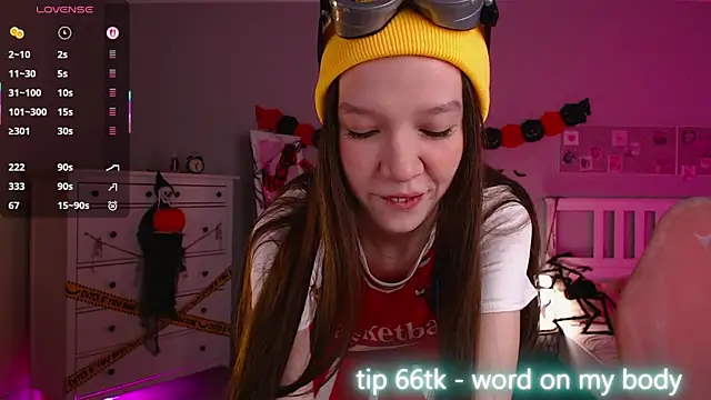 Shriya Sarann online show from 10/29/25, 02:19