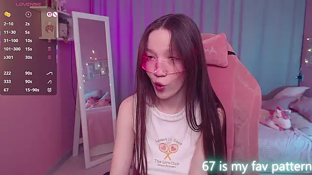 Snapshot of Shriya_Sarann chatting on 03/13/26, 02:12 Shriya Sarann online show from 03/13/26, 02:12