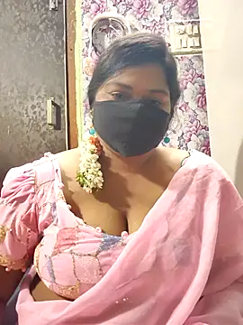 Liyaa 24 online show from 05/13/26, 05:10