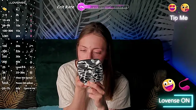 ChristyCrayme online show from 05/01/26, 10:14