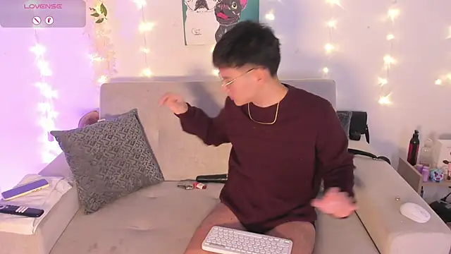 Snapshot of Young_Ben chatting on 01/13/26, 12:43 Young Ben online show from 01/13/26, 12:43