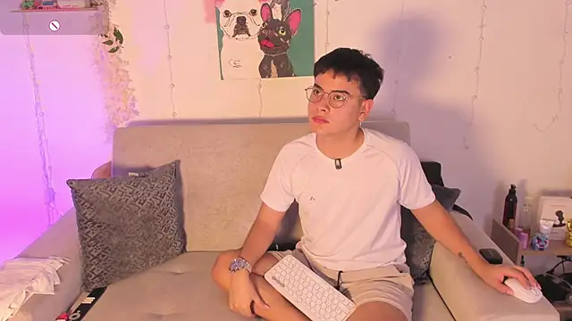 Snapshot of Young_Ben chatting on 01/14/26, 10:14 Young Ben online show from 01/14/26, 10:14