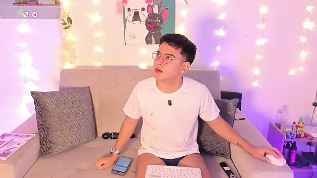 Snapshot of Young_Ben chatting on 02/04/26, 01:50 Young Ben online show from 02/04/26, 01:50