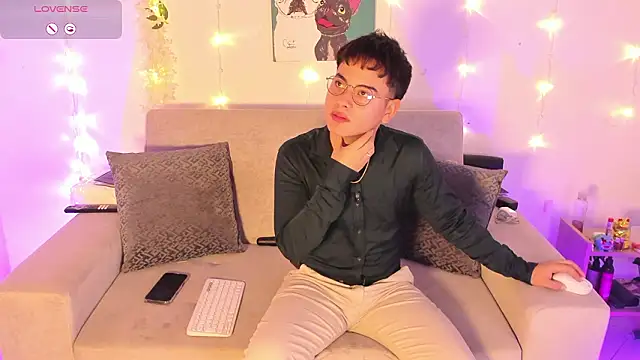 Snapshot of Young_Ben chatting on 02/05/26, 08:35 Young Ben online show from 02/05/26, 08:35