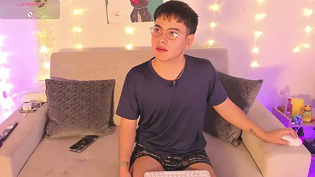 Snapshot of Young_Ben chatting on 02/10/26, 12:42 Young Ben online show from 02/10/26, 12:42