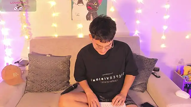 Snapshot of Young_Ben chatting on 02/19/26, 02:24 Young Ben online show from 02/19/26, 02:24