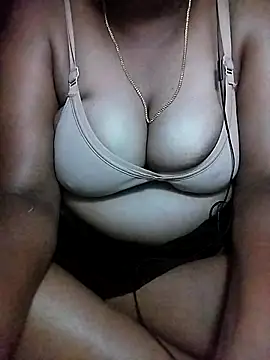 Snapshot of ammutamiltamil chatting on 09/10/25, 04:07 ammutamiltamil online show from 09/10/25, 04:07