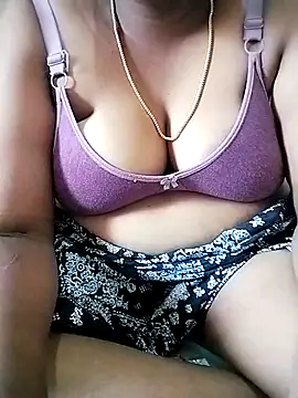 Snapshot of ammutamiltamil chatting on 09/24/25, 05:22 ammutamiltamil online show from 09/24/25, 05:22